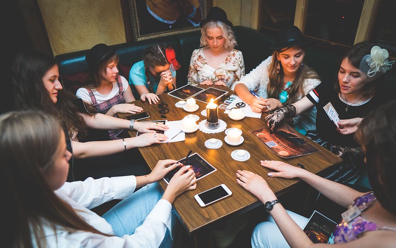 Хэллоуинская вечеринка с мистической атмосферой в Krasnoyarsk